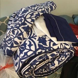 Crown and Ivy Queen Comforter Set